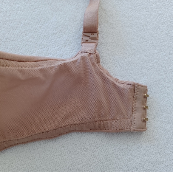 Victoria's Secret Nude Bra, Size 36DDD - Picture 13 of 16